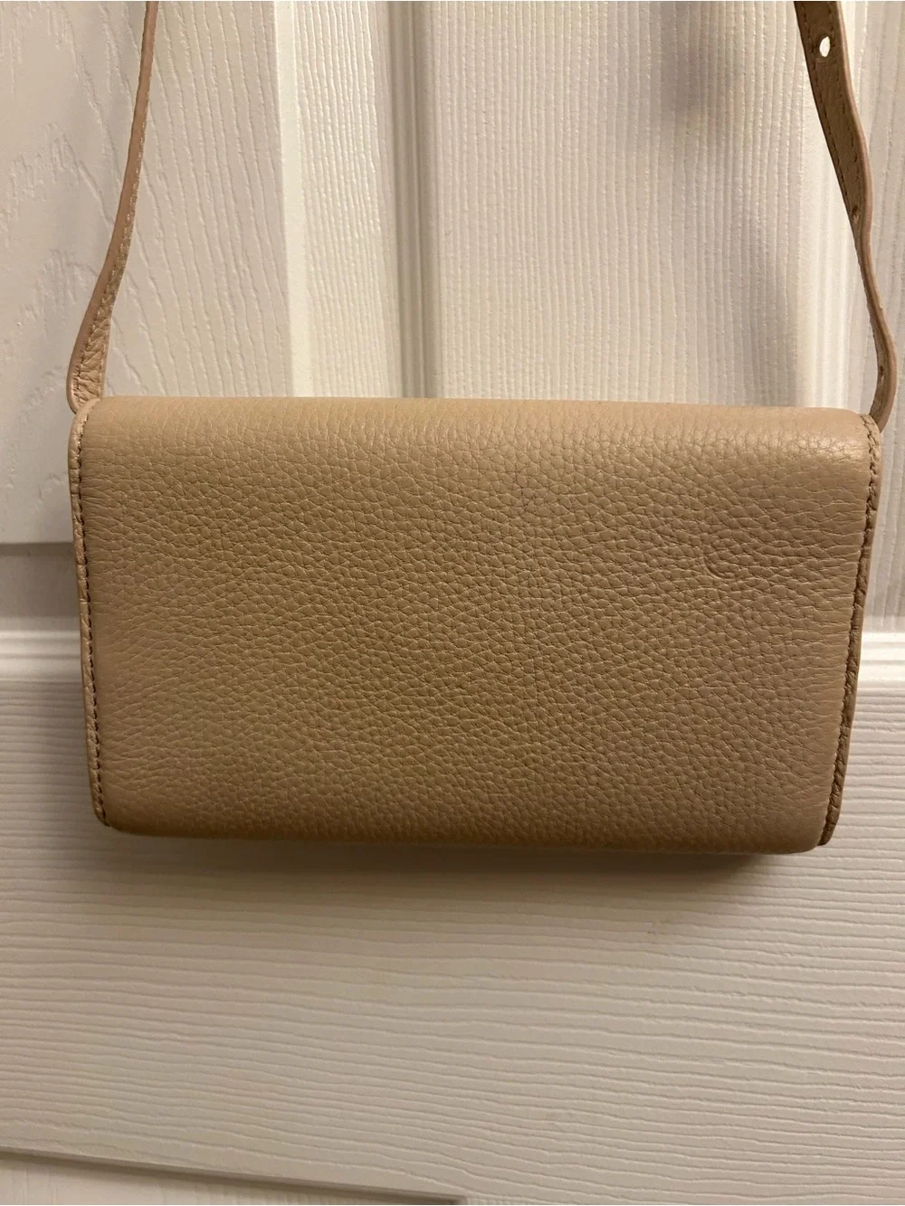 Tory Burch compact pebbled